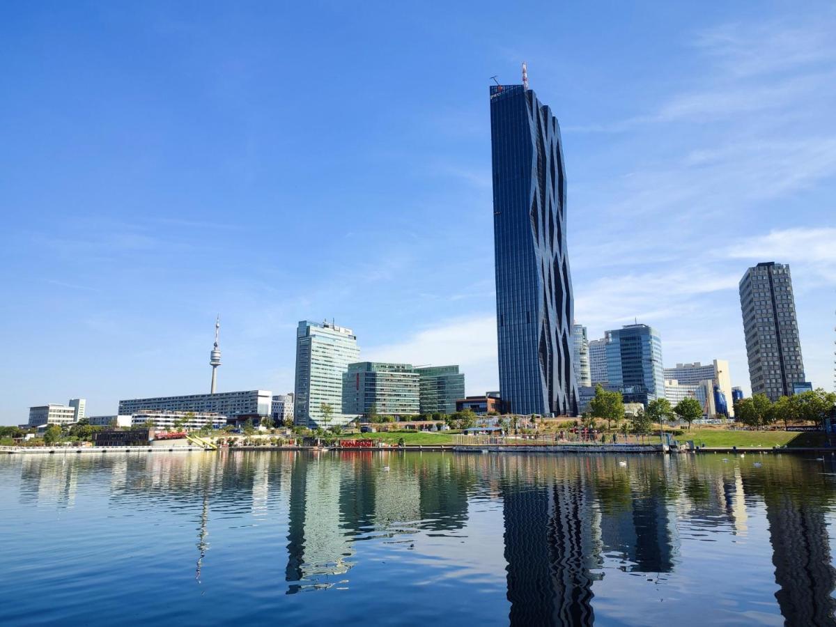 Center ! 2 Stops From The City Center! Wien Exterior foto