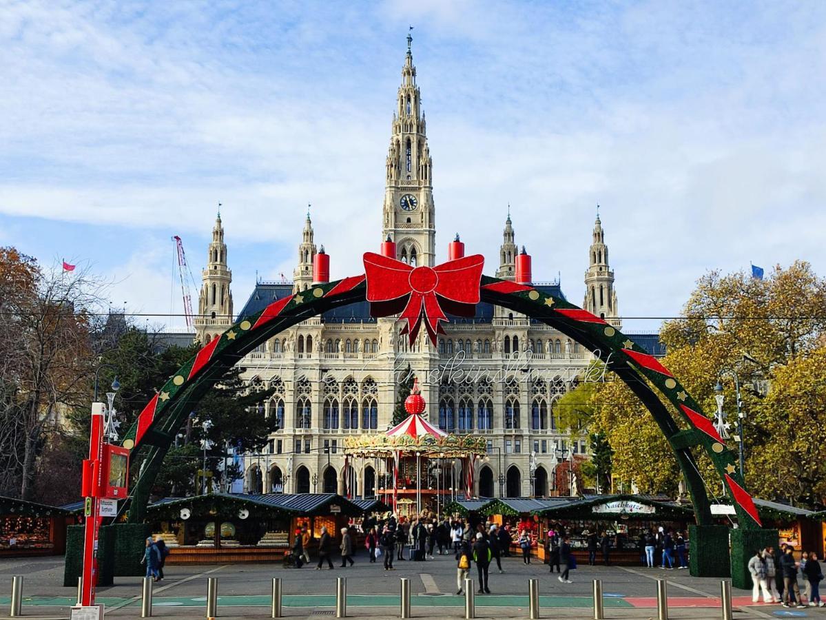 Center ! 2 Stops From The City Center! Wien Exterior foto